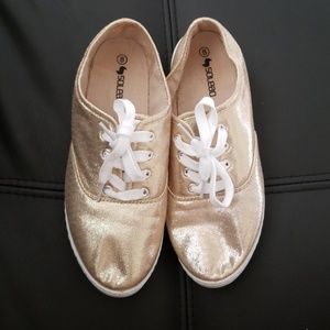 🔴 Rosegold sneakers